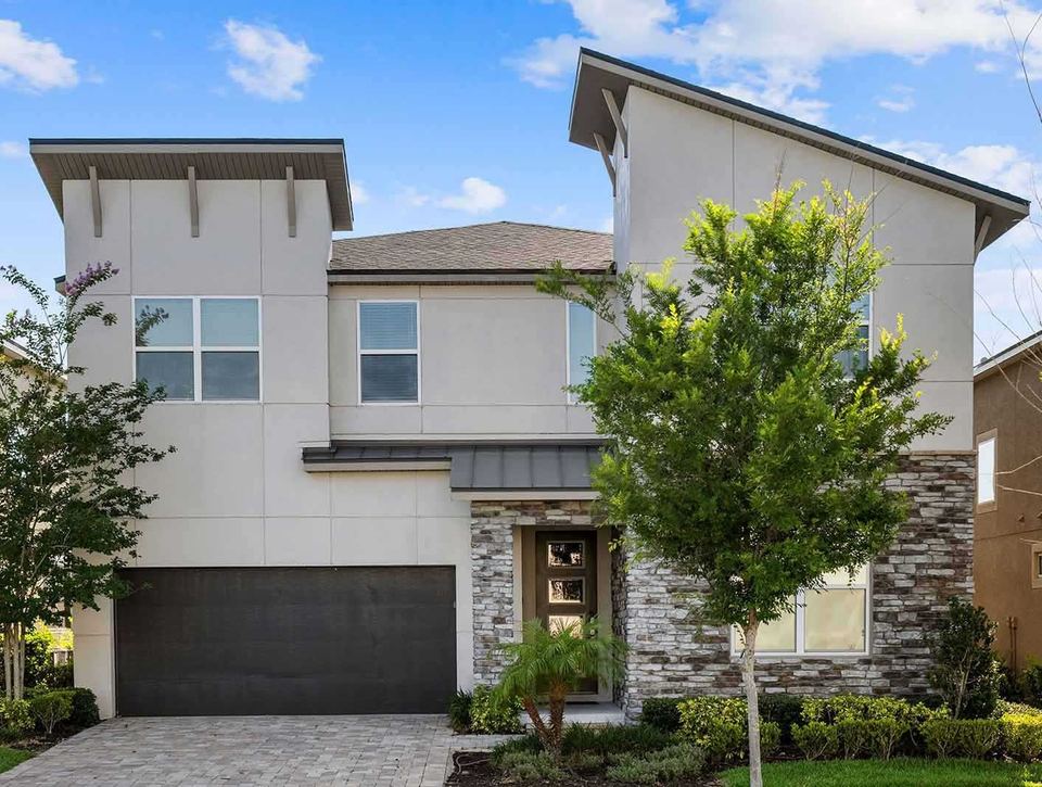 Ritzy Retreat — 9-bedroom home at Solara